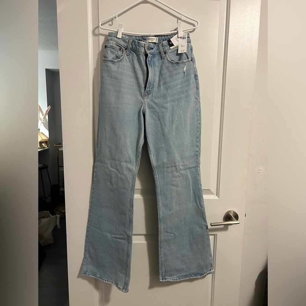Abercrombie flared jeans, curve love, sz 29, new with tags